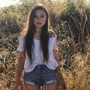 Meet your Posher, Maya